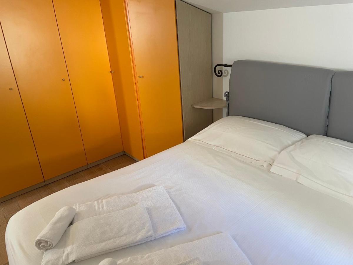 Confortevole Camera Matrimoniale A 500 Mt Dal Mare Marina Di Carrara Εξωτερικό φωτογραφία